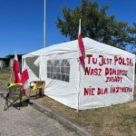 Namiot faszystowskiej bojówki na przejściu granicznym z Niemcami