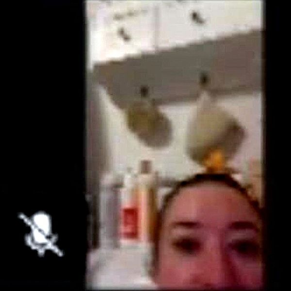 Plik:Anna Maria Żukowska w wannie.jpg